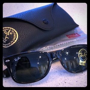 Never used Ray-Ban New Wayfarer 902
